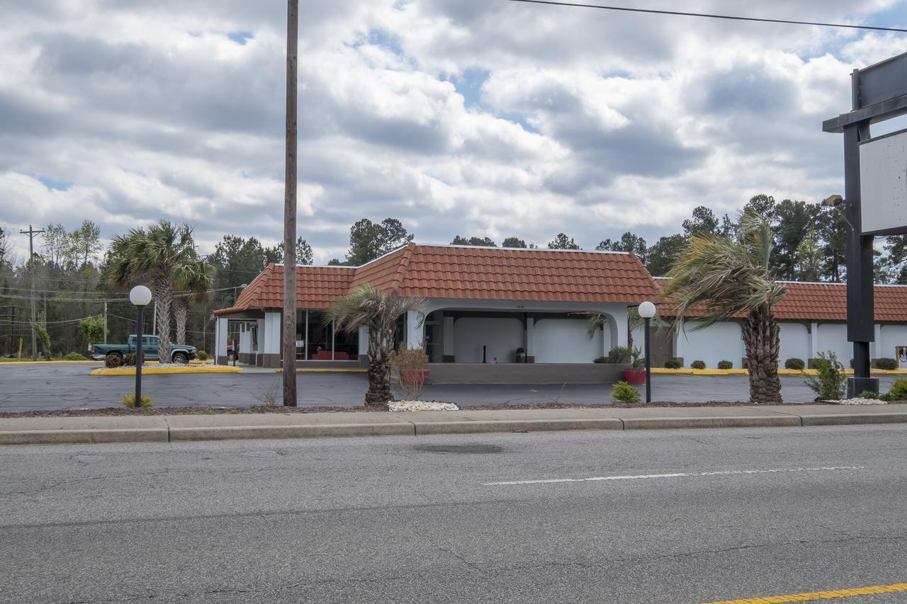 Ramada By Wyndham Walterboro Hotel Exterior photo